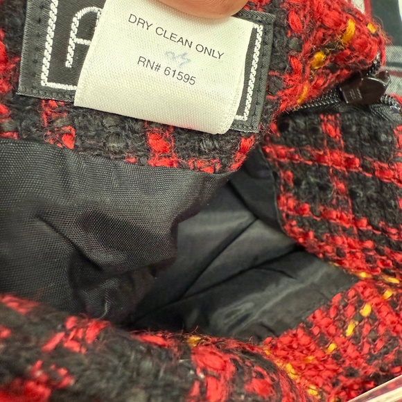 Apertif Women's Red Plaid Wool Mini Skirt, Size: 10, EUC - Picture 9 of 9